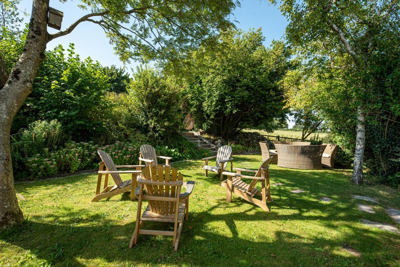 Wisteria View With Hottub & Cabin Sleeps 20 Chippenham  Eksteriør bilde